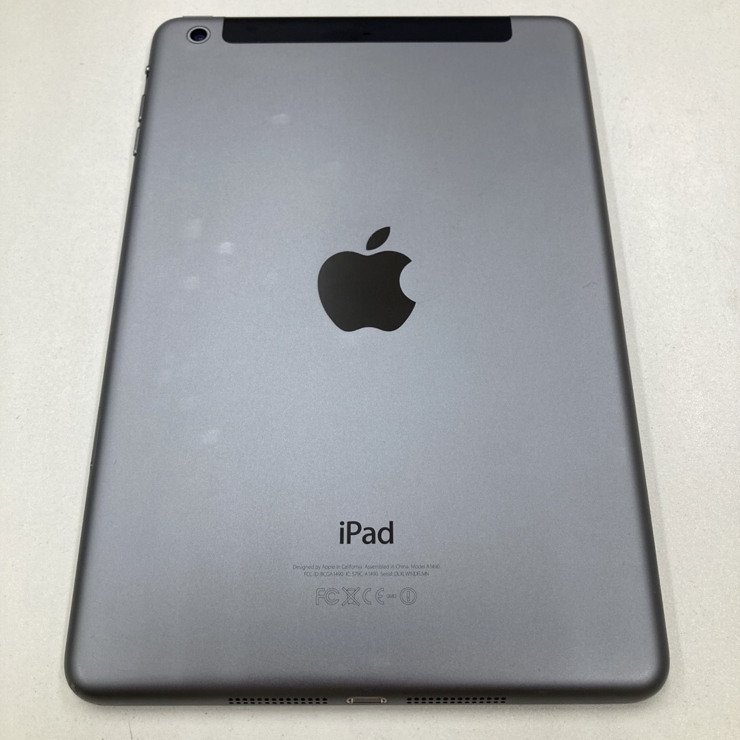 iPad(アイパッド)のiPad mini 2 / セルラーau  , 64GB グレー スマホ/家電/カメラのPC/タブレット(タブレット)の商品写真