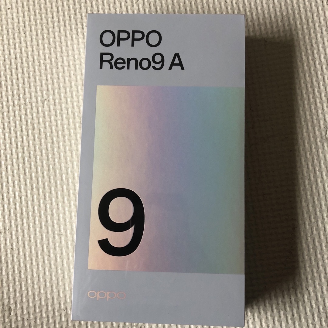 OPPO(オッポ)の新品未開封　OPPO Reno9 A ムーンホワイト 128 GB スマホ/家電/カメラのスマートフォン/携帯電話(スマートフォン本体)の商品写真