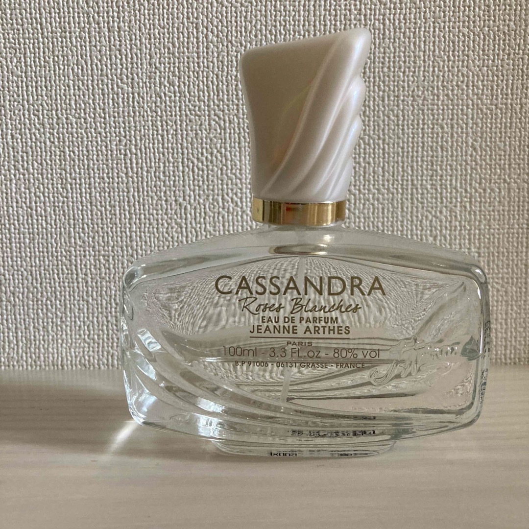 ジャンヌ・アルテス カッサンドラ ホワイトローズ EDP 100ml オードパル コスメ/美容の香水(その他)の商品写真