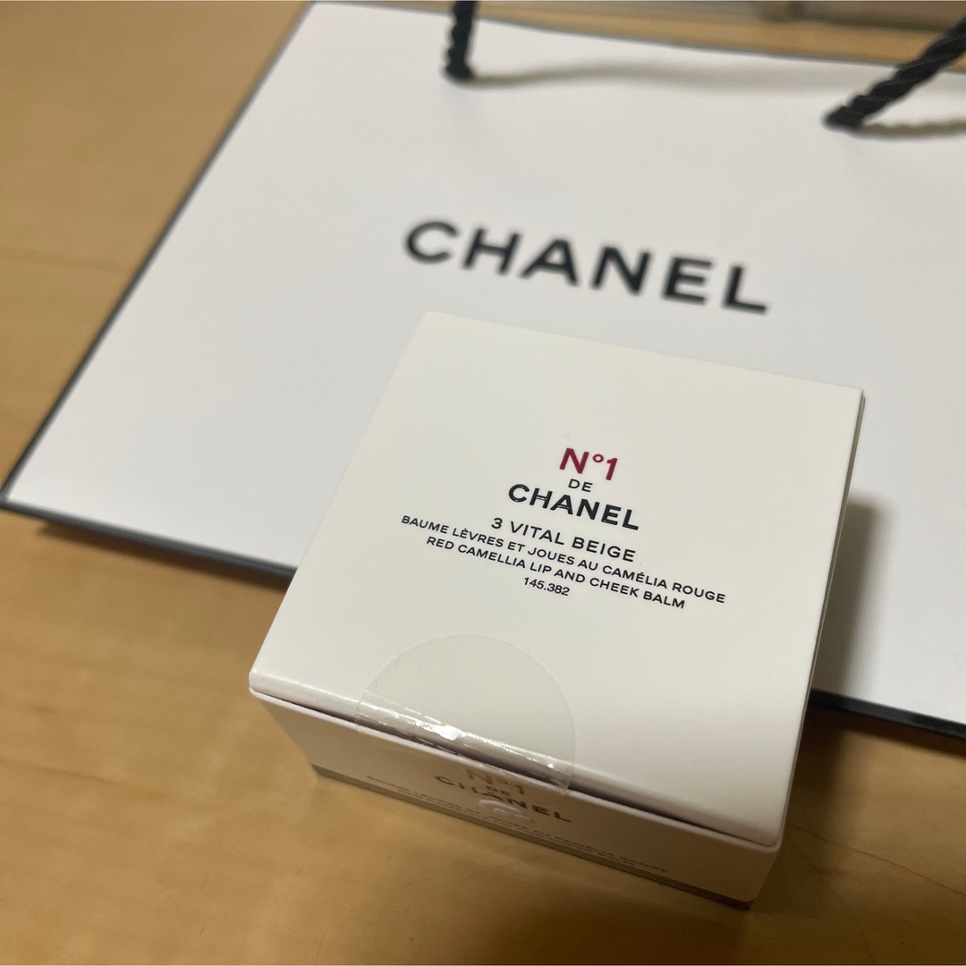 CHANEL(シャネル)のリップ＆チーク ボーム N°1 ドゥ シャネル　3 ヴァイタル ベージュ コスメ/美容のベースメイク/化粧品(チーク)の商品写真