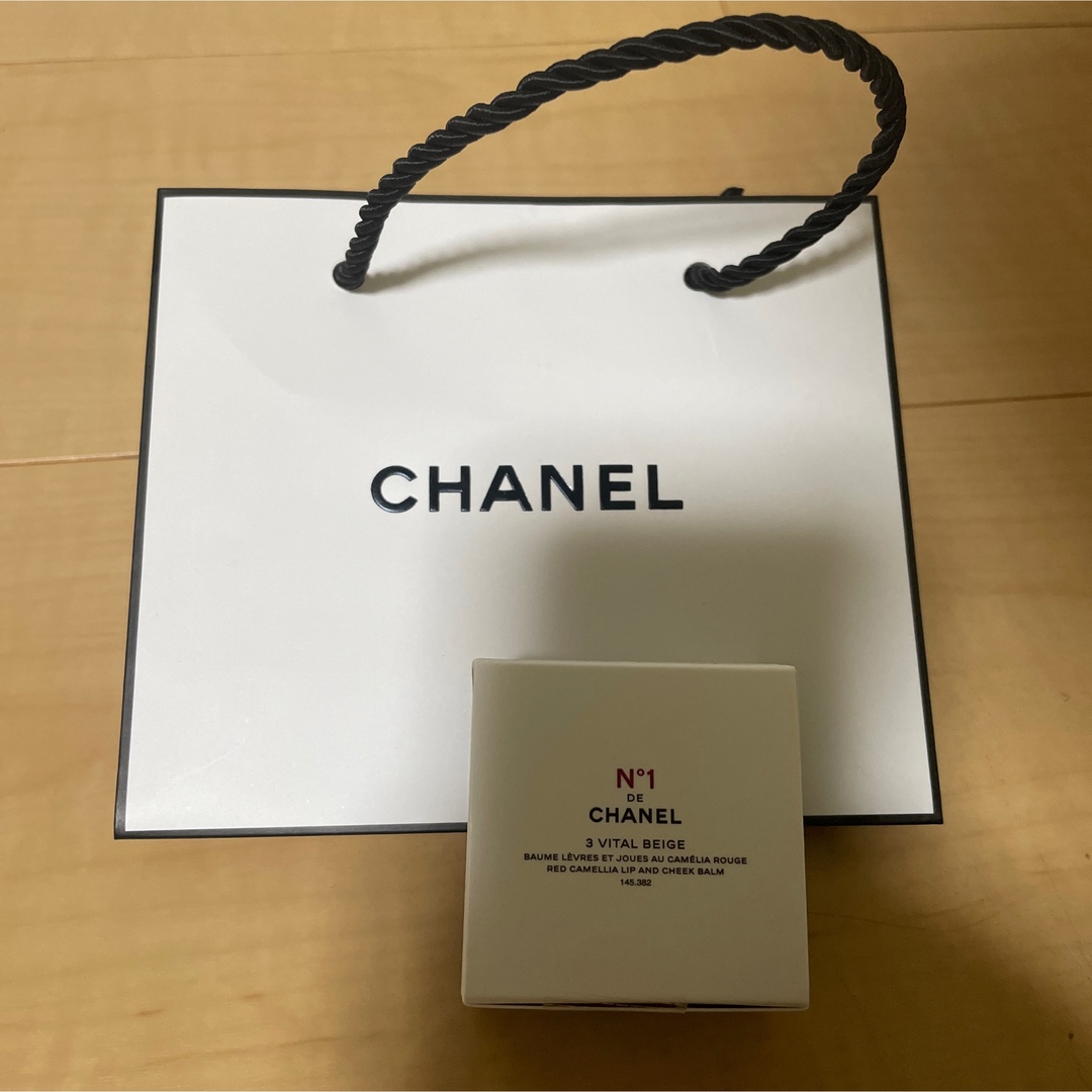 CHANEL(シャネル)のリップ＆チーク ボーム N°1 ドゥ シャネル　3 ヴァイタル ベージュ コスメ/美容のベースメイク/化粧品(チーク)の商品写真