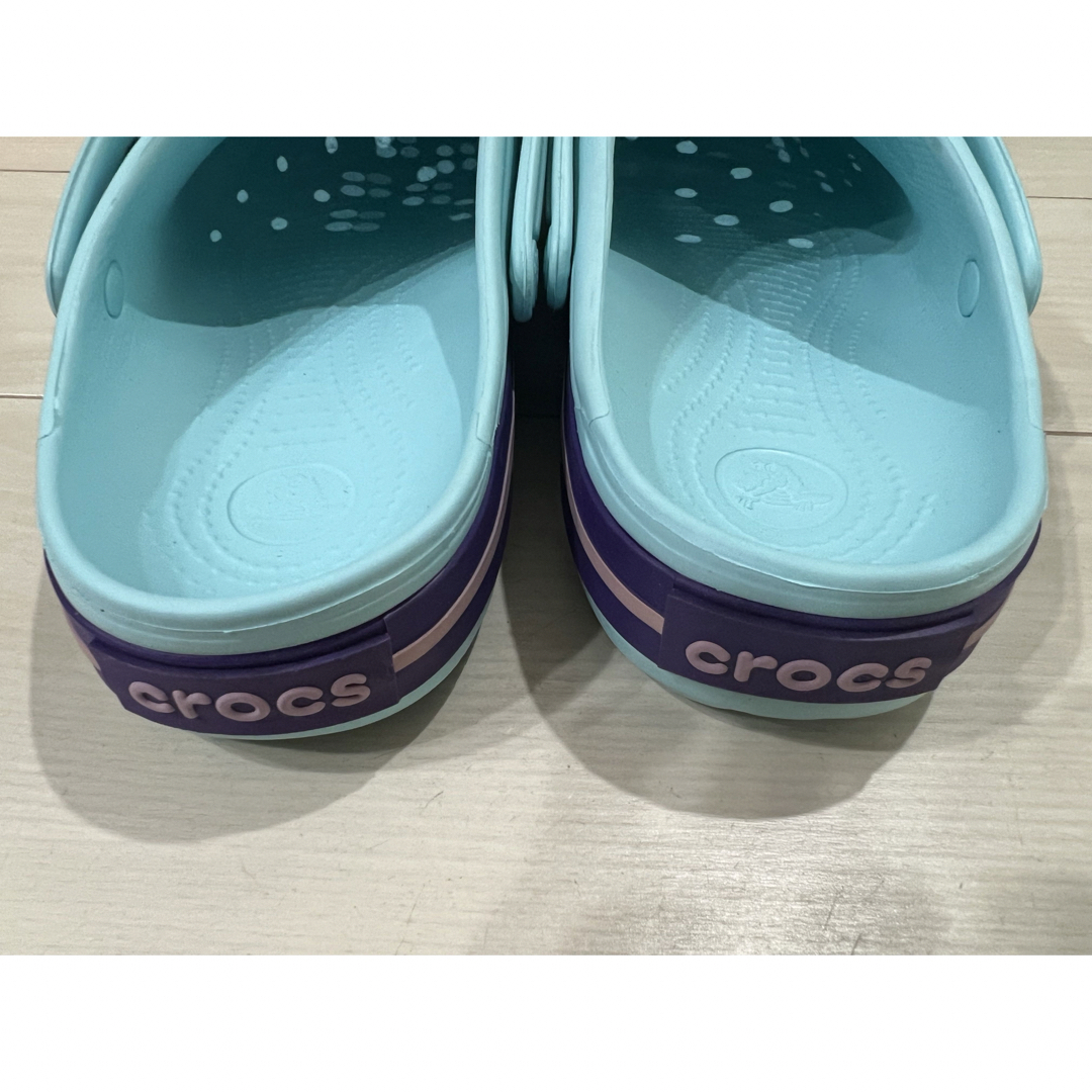 crocs(クロックス)の【専用です♪】　　新品 27cm crocs クロックバンド アイスブルー メンズの靴/シューズ(サンダル)の商品写真