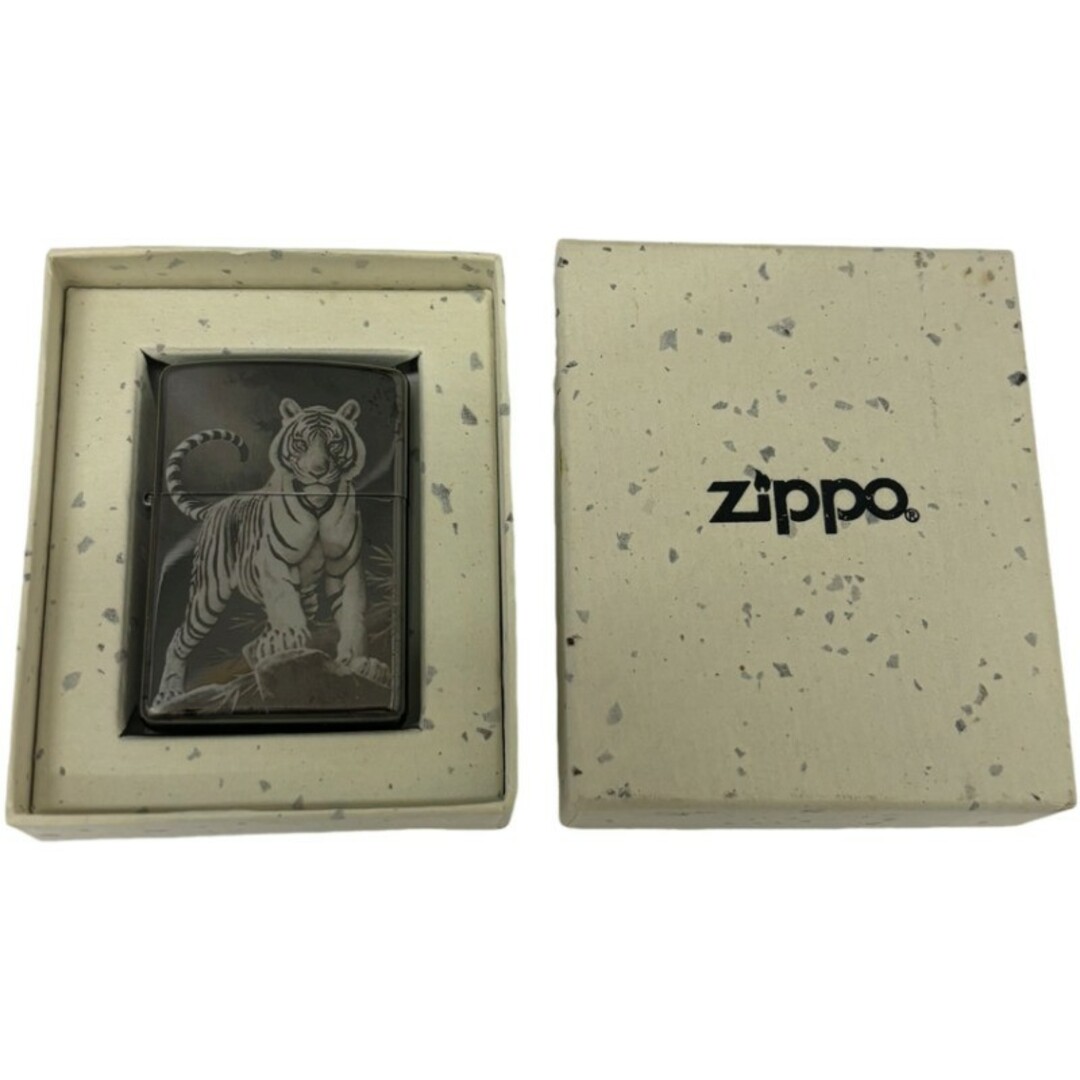 ZIPPO(ジッポー)のZIPPO ジッポー 虎 ガンメタリック 中古美品 喫煙具 ライター タバコグッズ タイガー 32404K362 メンズのファッション小物(タバコグッズ)の商品写真