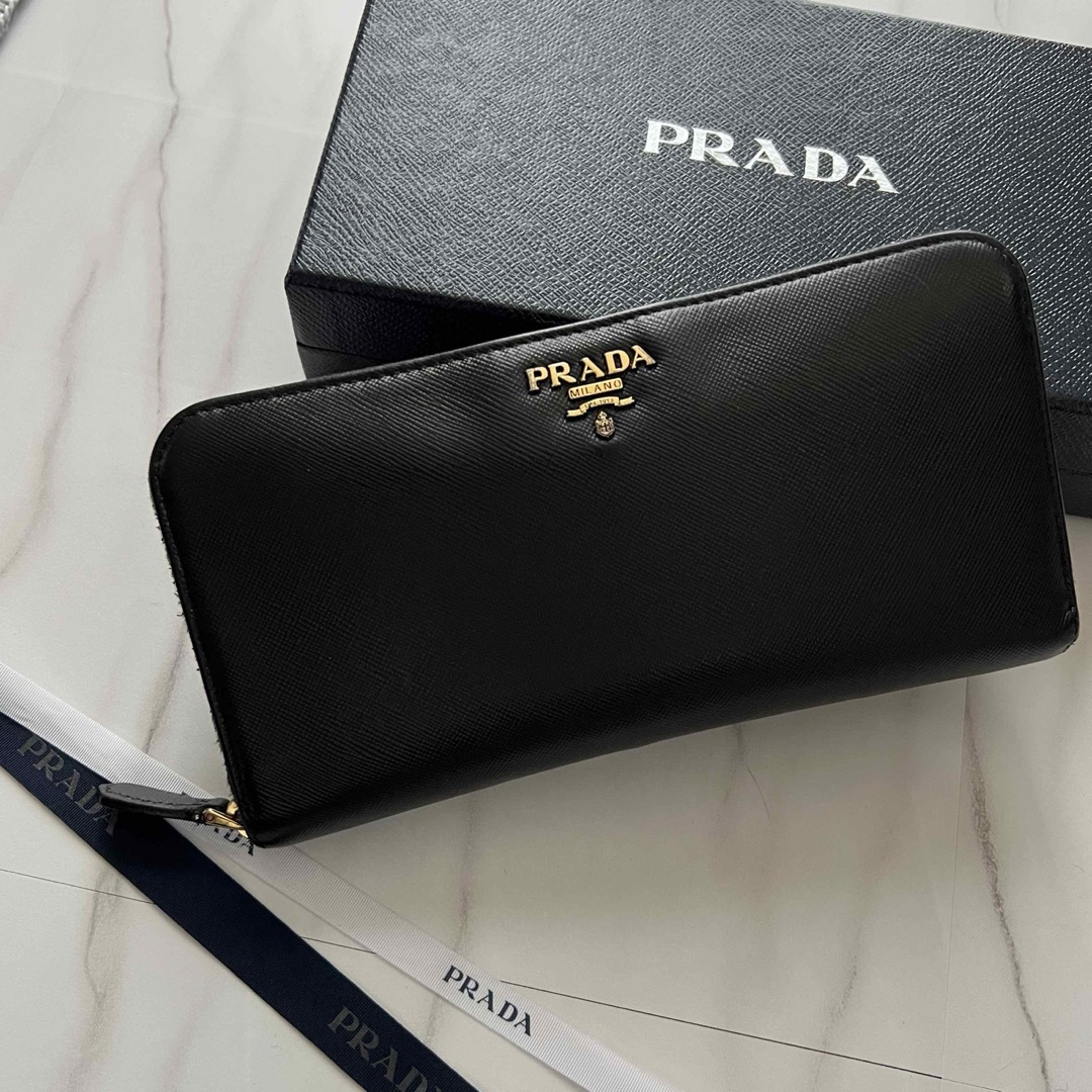 PRADA(プラダ)の409 美品 PRADA プラダ 長財布 ラウンドファスナー レディースのファッション小物(財布)の商品写真