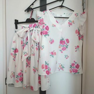 TOCCO closet - 【セール】【美品・新品未使用】花柄　ブラウス　スカート　セットアップ　夏