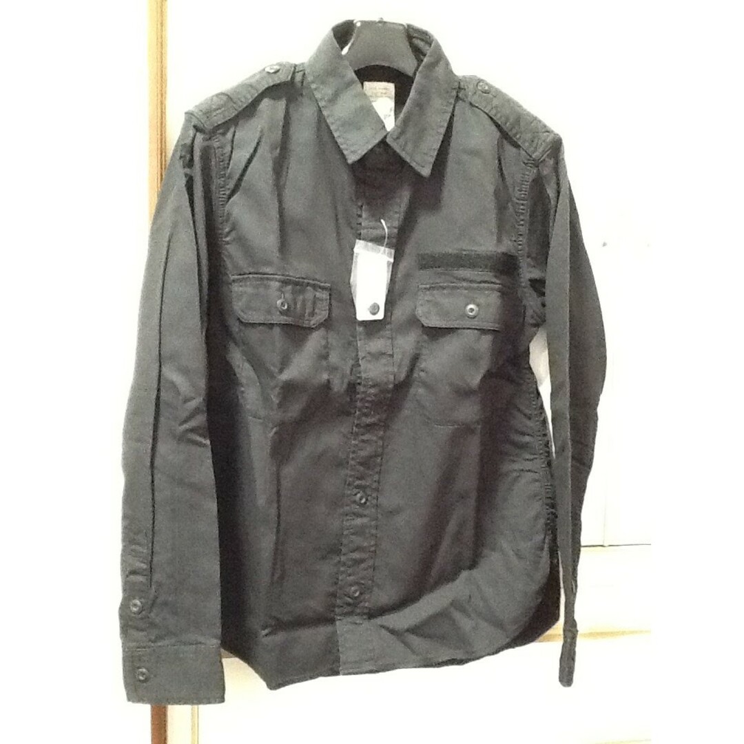 BACK NUMBER(バックナンバー)のライトオン　アーミーシャツ　ブラック　メンズｍ メンズのトップス(シャツ)の商品写真