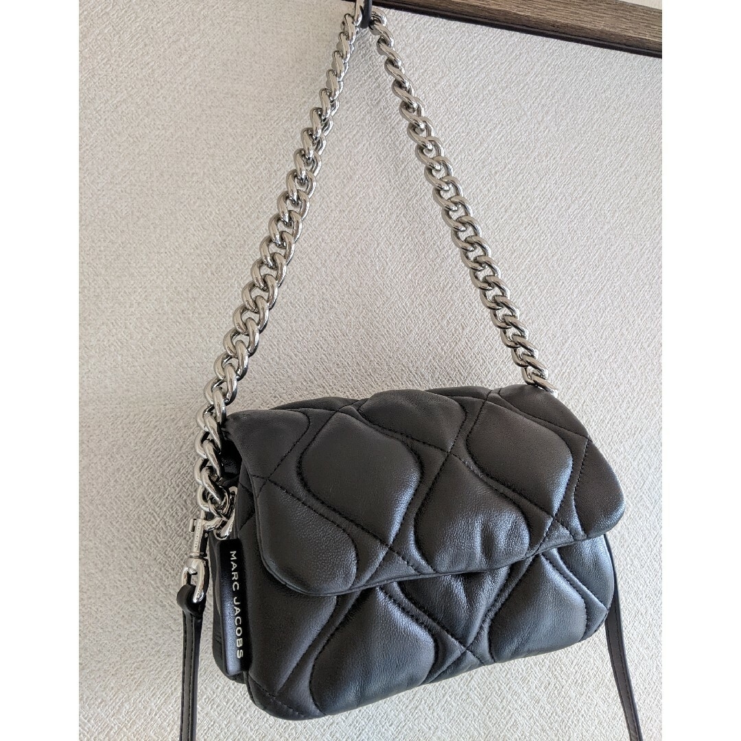 MARC JACOBS(マークジェイコブス)の日本未入荷　マーク・ジェイコブス　チェーン　クロスボディバッグ　ピロー　2way レディースのバッグ(ショルダーバッグ)の商品写真