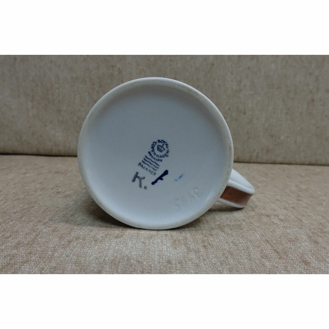 ROYAL COPENHAGEN(ロイヤルコペンハーゲン)の１９７８年 ロイヤルコペンハーゲン マグカップ Small サイズ エンタメ/ホビーの美術品/アンティーク(陶芸)の商品写真