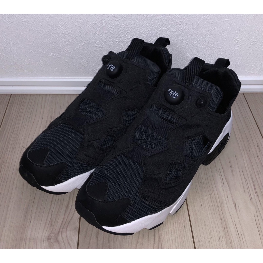 Reebok(リーボック)の30cm 良品 REEBOK INSTA PUMP FURY OG 黒 ブラック メンズの靴/シューズ(スニーカー)の商品写真