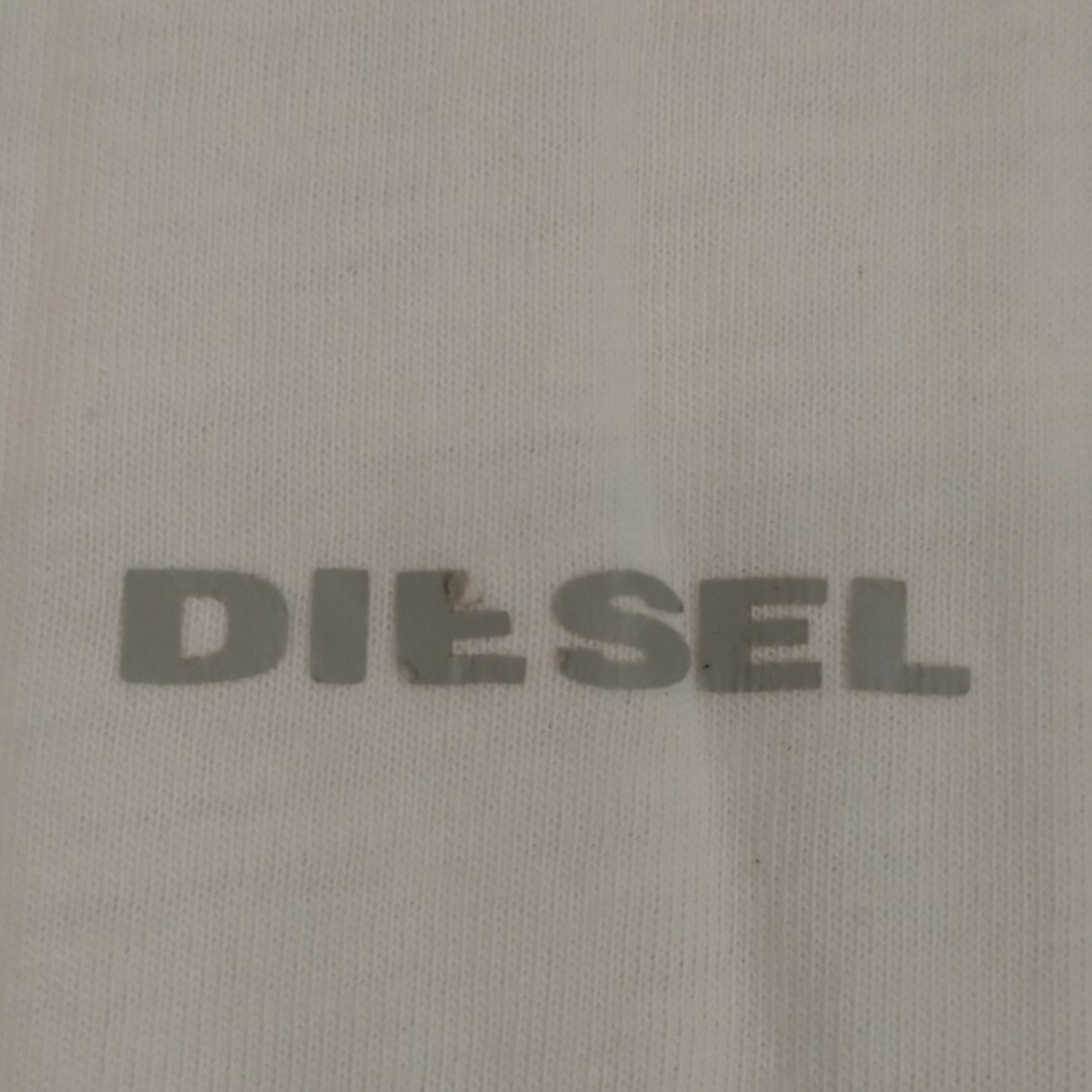 DIESEL(ディーゼル)の【状態悪し】【同梱時50円】⭐DIESEL ホワイトTシャツ M メンズのトップス(Tシャツ/カットソー(半袖/袖なし))の商品写真