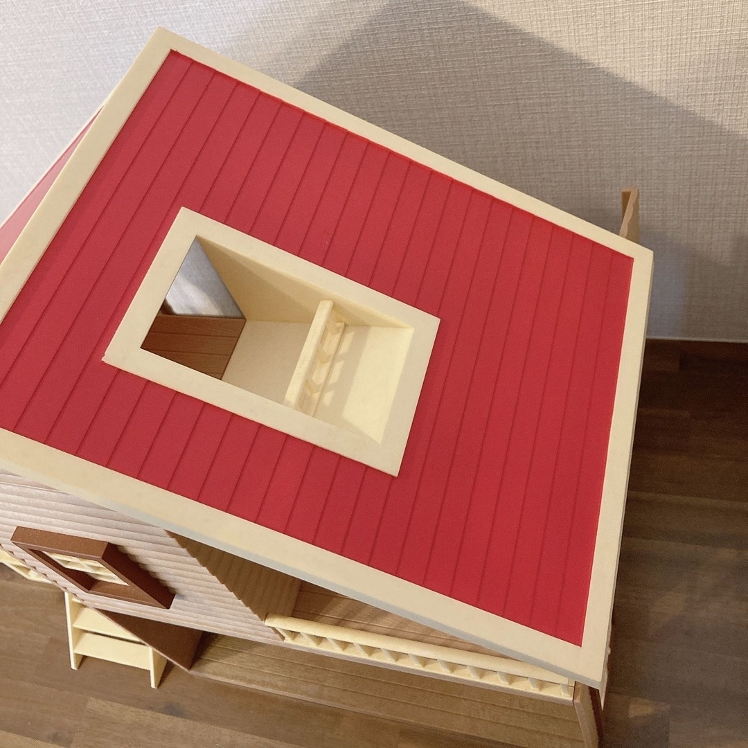 シルバニアファミリー(シルバニアファミリー)のシルバニア　赤い屋根の大きなお家 エンタメ/ホビーのおもちゃ/ぬいぐるみ(キャラクターグッズ)の商品写真