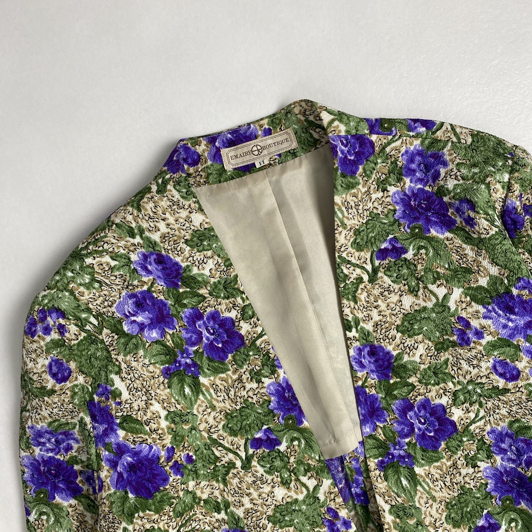 ヴィンテージ　ノーカラージャケット　花柄　しわ加工　上品　11サイズ　紫　緑 レディースのジャケット/アウター(ノーカラージャケット)の商品写真