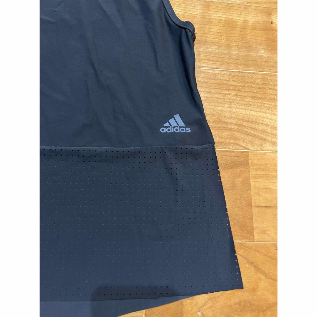 adidas(アディダス)のアディダス　adidas レディース　ノースリーブウェア　Mサイズ　美品 スポーツ/アウトドアのランニング(ウェア)の商品写真