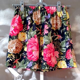 シーイン(SHEIN)のSHEIN 花柄ショートパンツ(パンツ/スパッツ)