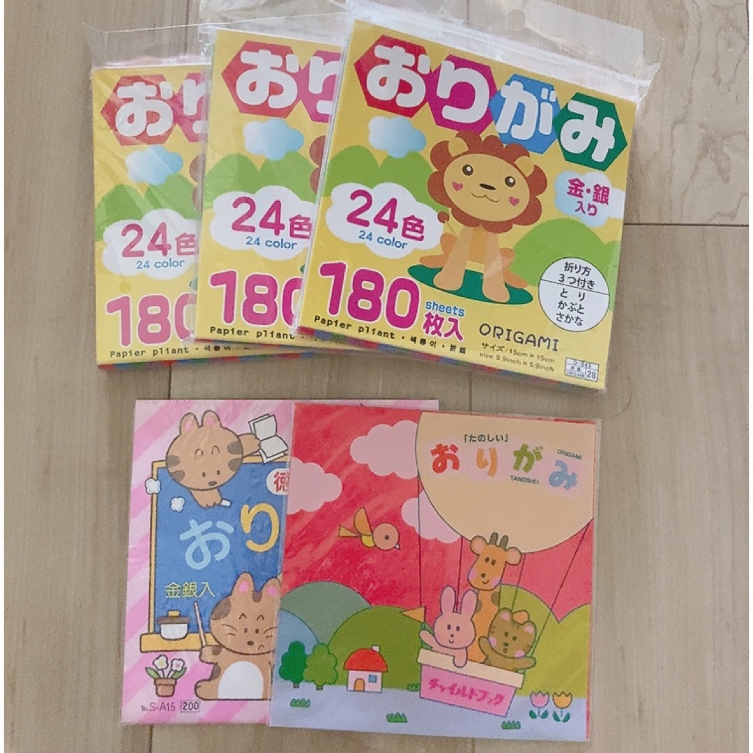 DAISO(ダイソー)の【600枚以上】折り紙 おりがみ 徳用 セット売り ハンドメイドのキッズ/ベビー(おもちゃ/雑貨)の商品写真