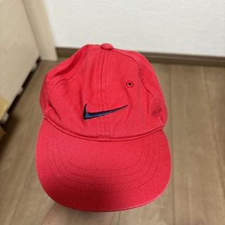ナイキ(NIKE)のNIKE 赤キャップ(帽子)