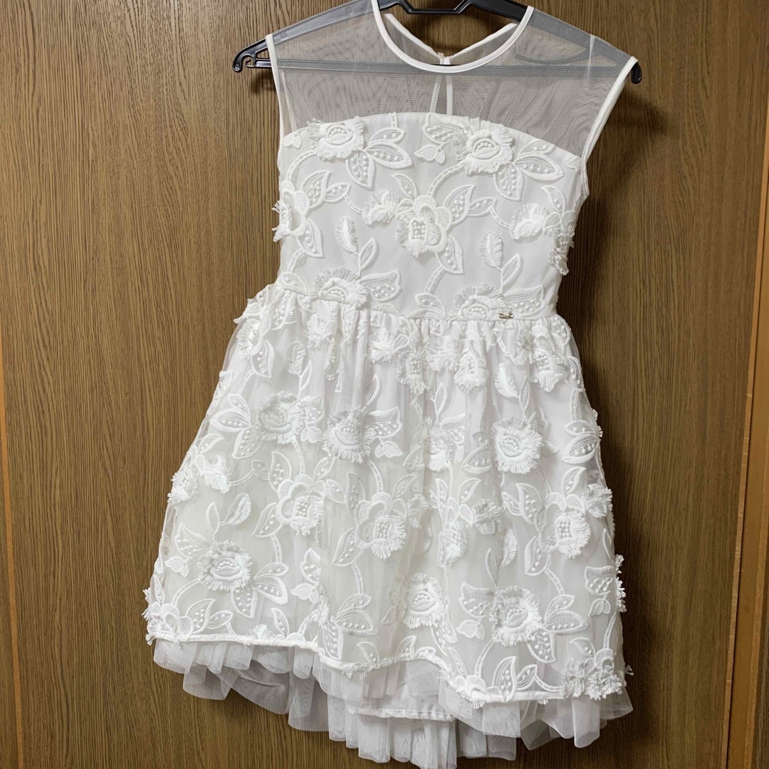 MAYORAL(マヨラル)のマヨラル　お花刺繍ワンピース　10歳 キッズ/ベビー/マタニティのキッズ服女の子用(90cm~)(ドレス/フォーマル)の商品写真