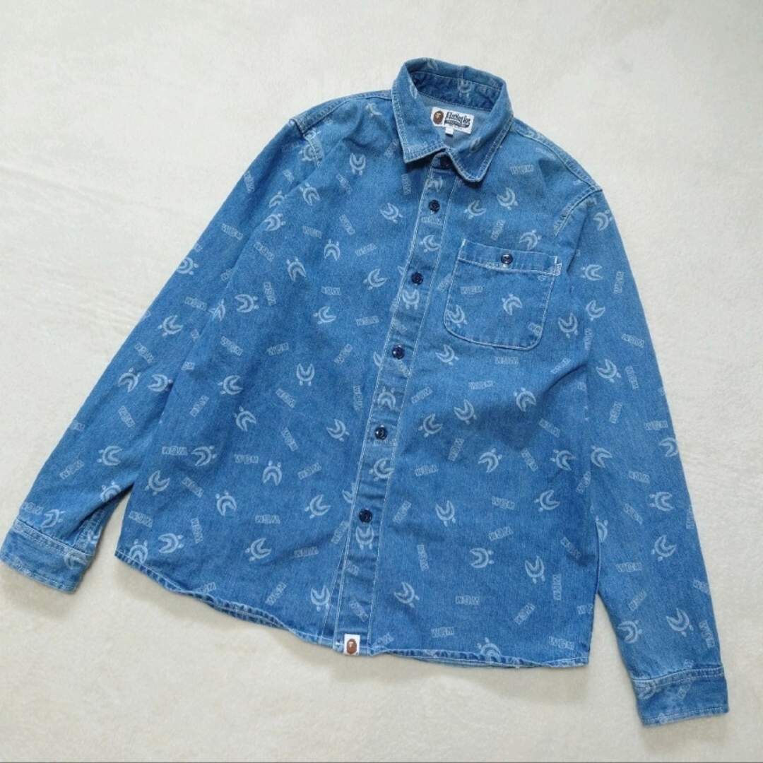 A BATHING APE(アベイシングエイプ)の希少　エイプ　shark pattern denim shirt　22SS　美品 メンズのトップス(シャツ)の商品写真
