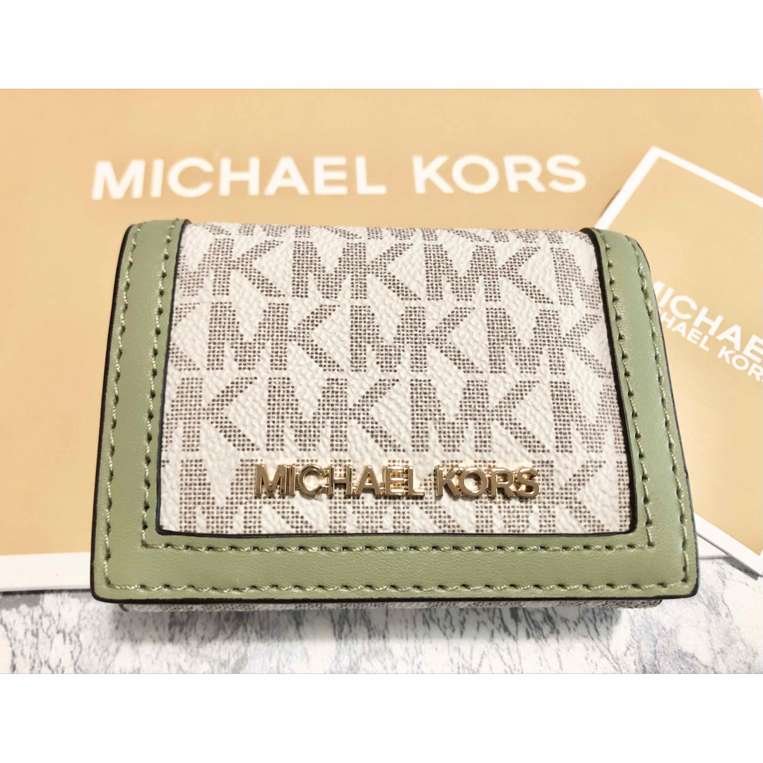 Michael Kors(マイケルコース)のMICHAEL KORS マイケルコース 折り財布  グリーン新品 レディースのファッション小物(財布)の商品写真