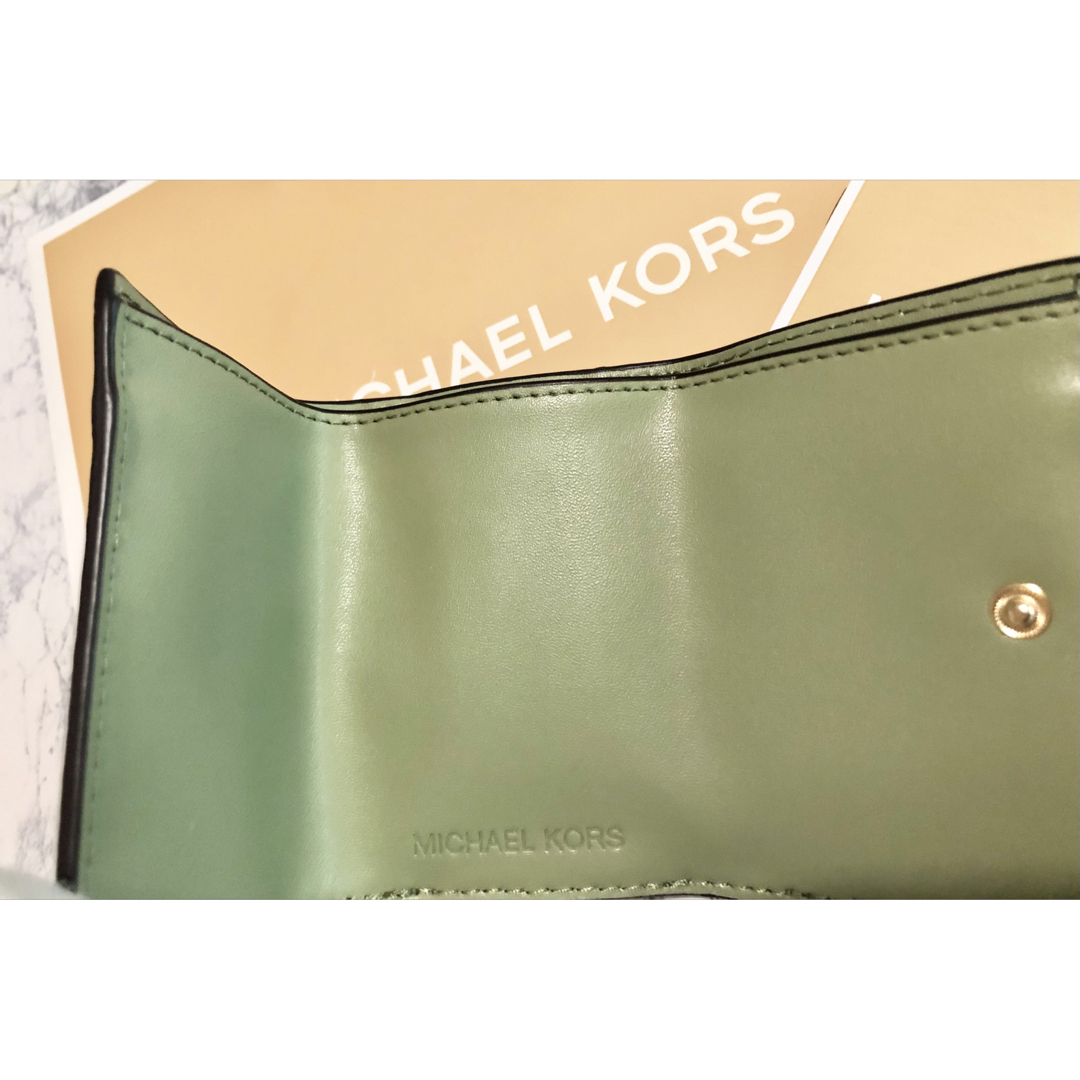 Michael Kors(マイケルコース)のMICHAEL KORS マイケルコース 折り財布  グリーン新品 レディースのファッション小物(財布)の商品写真