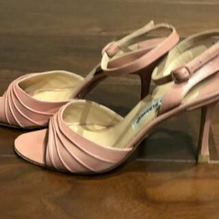 マノロブラニク(MANOLO BLAHNIK)のマノロブラニク　サンダルパンプス　レアカラー(ハイヒール/パンプス)