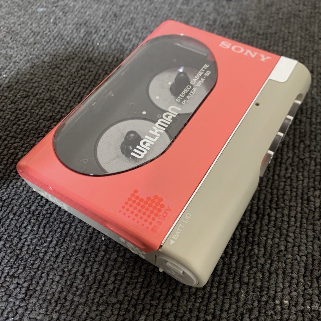 SONY(ソニー)の極美品SONY WALKMAN WM-50 ソニー カセットウォークマン ピンク スマホ/家電/カメラのオーディオ機器(ポータブルプレーヤー)の商品写真