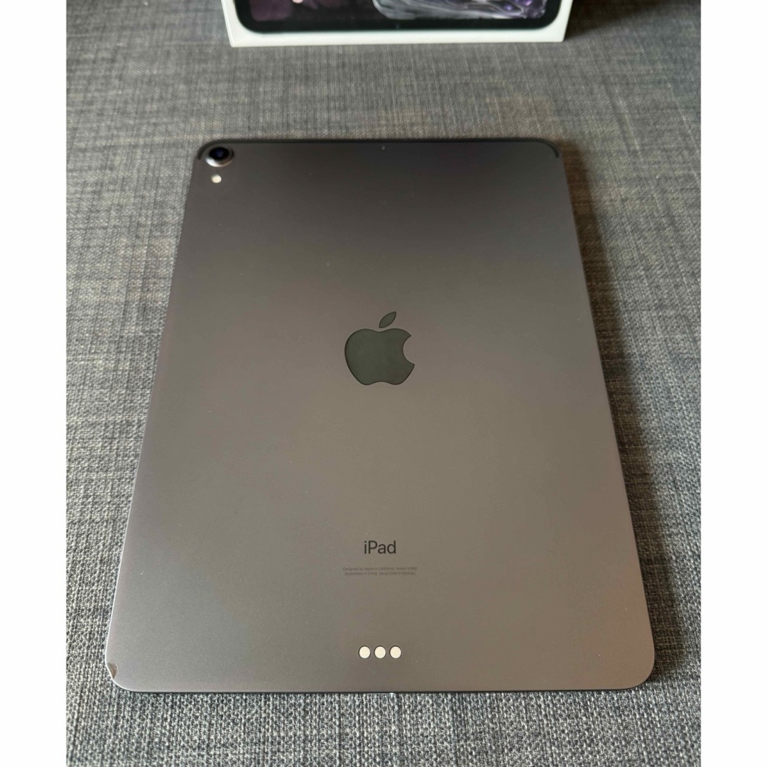 Apple(アップル)の画面美品 アップル apple I pad pro 11 2018 第一世代 スマホ/家電/カメラのPC/タブレット(タブレット)の商品写真