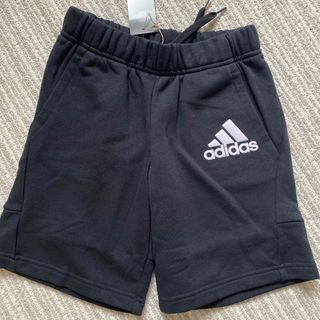 新品！adidas ハーフパンツ140センチ