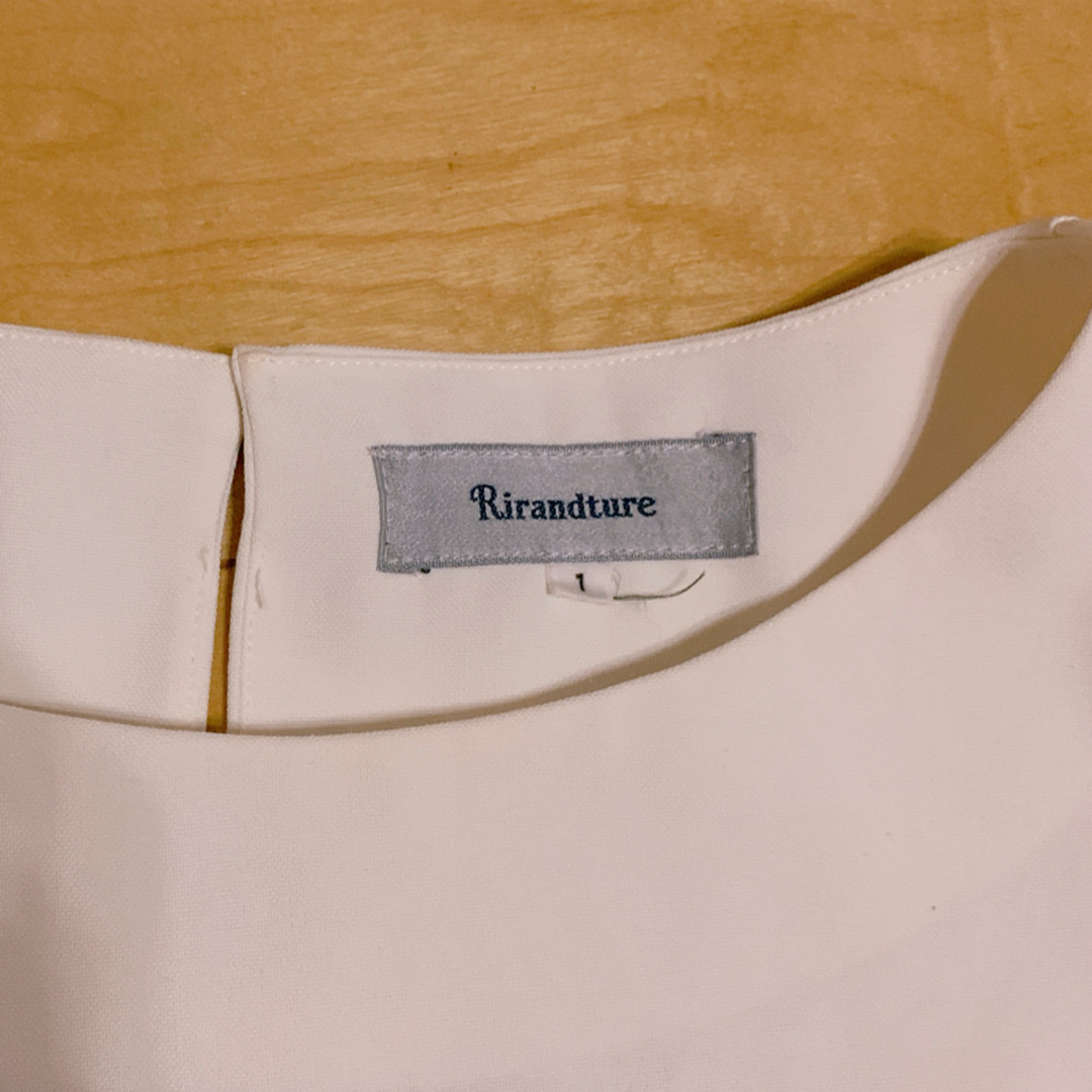 Rirandture(リランドチュール)のRirandture リランドチュール 袖リボンクロップドブラウス 白 ホワイト レディースのトップス(シャツ/ブラウス(半袖/袖なし))の商品写真