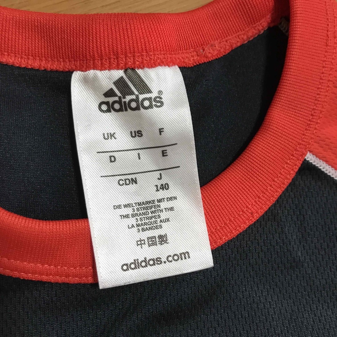 adidas(アディダス)のアディダス半袖 キッズ/ベビー/マタニティのキッズ服男の子用(90cm~)(Tシャツ/カットソー)の商品写真