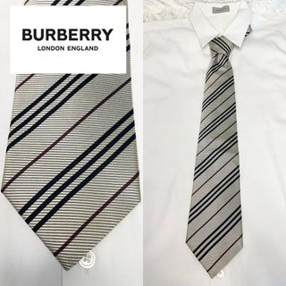 バーバリーブラックレーベル(BURBERRY BLACK LABEL)の【美品】 Burberry Black Label ネクタイ シルバーレジメ(ネクタイ)