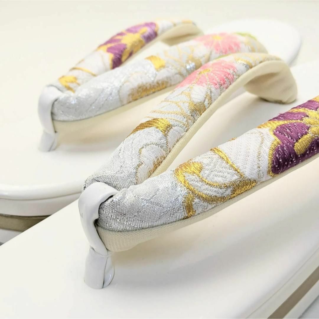 草履バッグセット 振袖用帯地 白×金 三枚芯 Mサイズ w43-3 レディースの水着/浴衣(着物)の商品写真