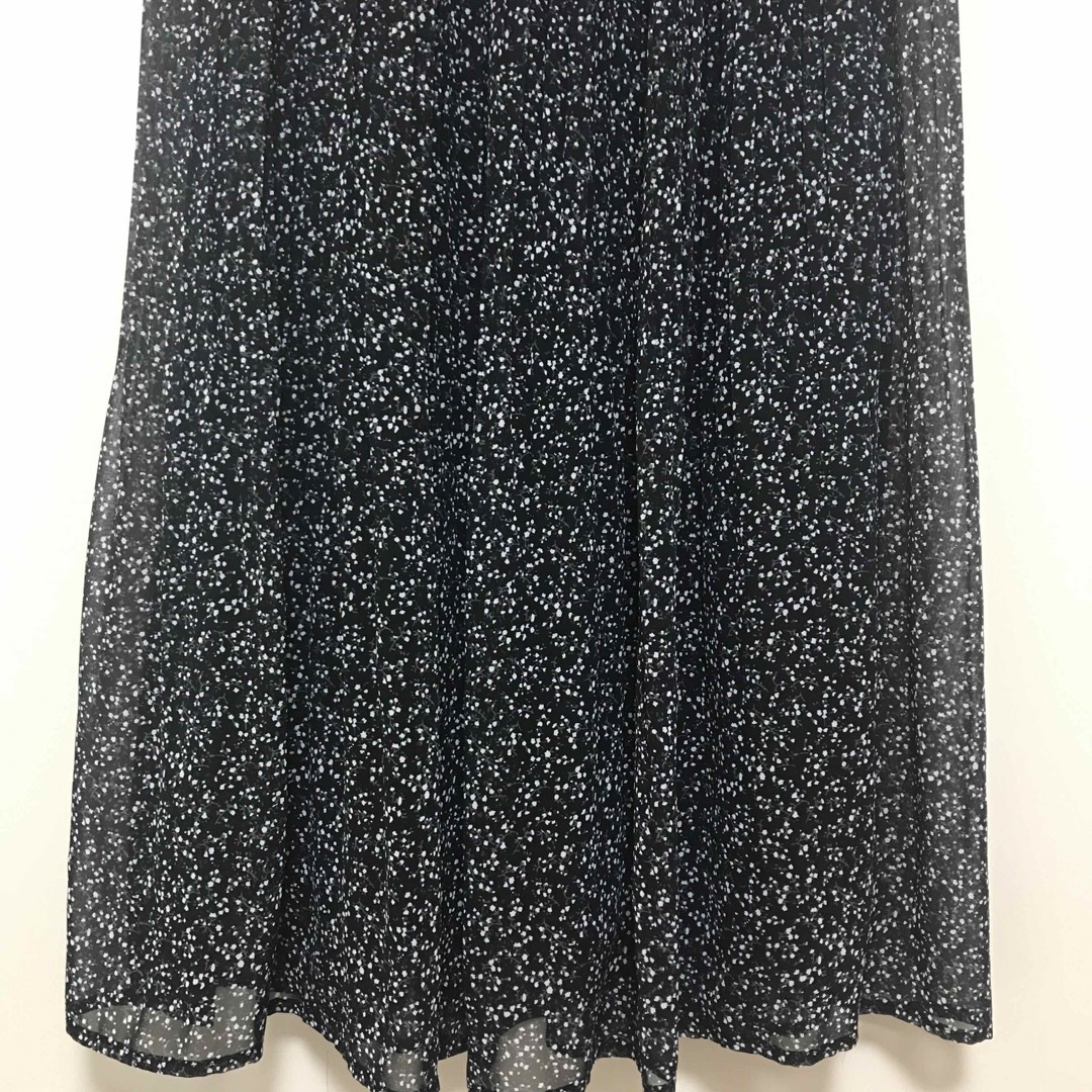 【新品 未使用】レディース プリーツ ロング スカート M 黒 白模様 タグ付き レディースのスカート(ロングスカート)の商品写真