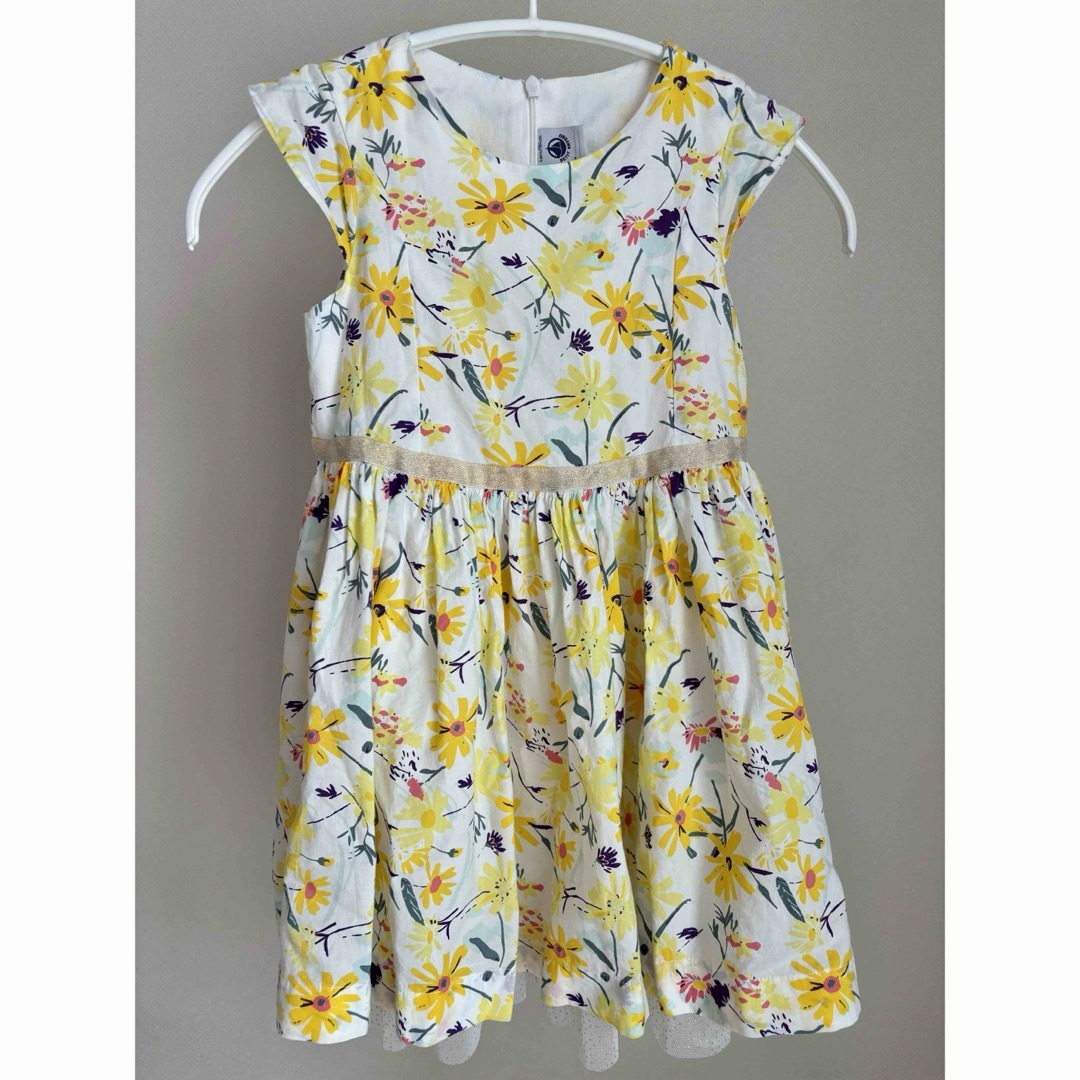 PETIT BATEAU(プチバトー)のプチバトー 花柄ワンピース4A キッズ/ベビー/マタニティのキッズ服女の子用(90cm~)(ワンピース)の商品写真