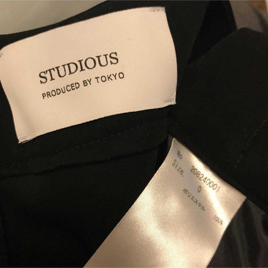 STUDIOUS(ステュディオス)のSTUDIOUS ステュディオス　ツイルフレアタックパンツ レディースのパンツ(カジュアルパンツ)の商品写真