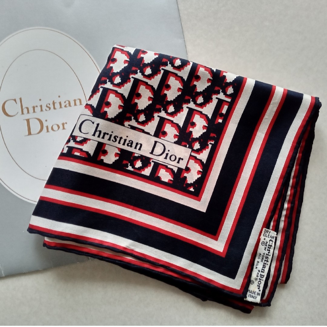 Christian Dior(クリスチャンディオール)のChristianDior＊トロッター柄＊シルクスカーフ レディースのファッション小物(バンダナ/スカーフ)の商品写真