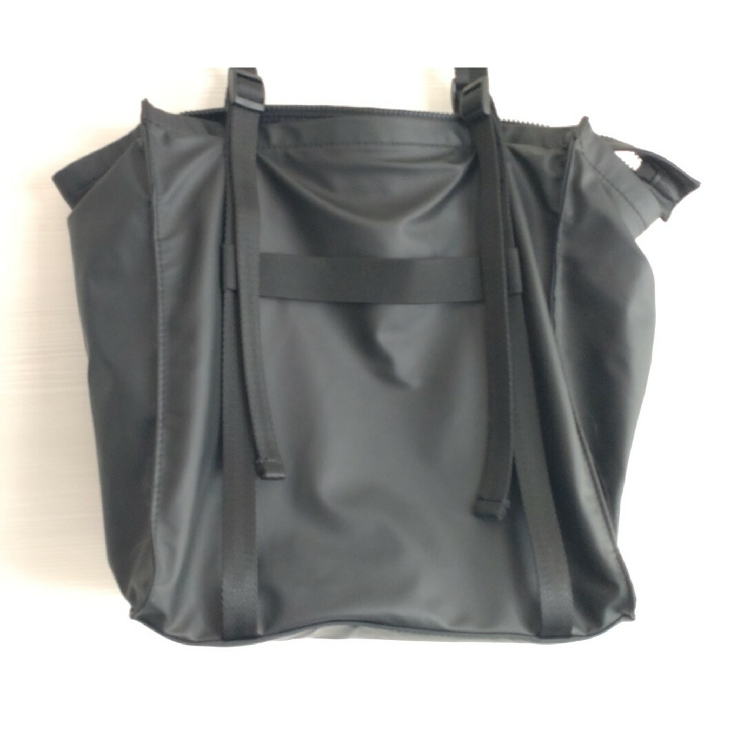 ZARA(ザラ)のZARAマットエフェクトトートバッグ黒 レディースのバッグ(トートバッグ)の商品写真