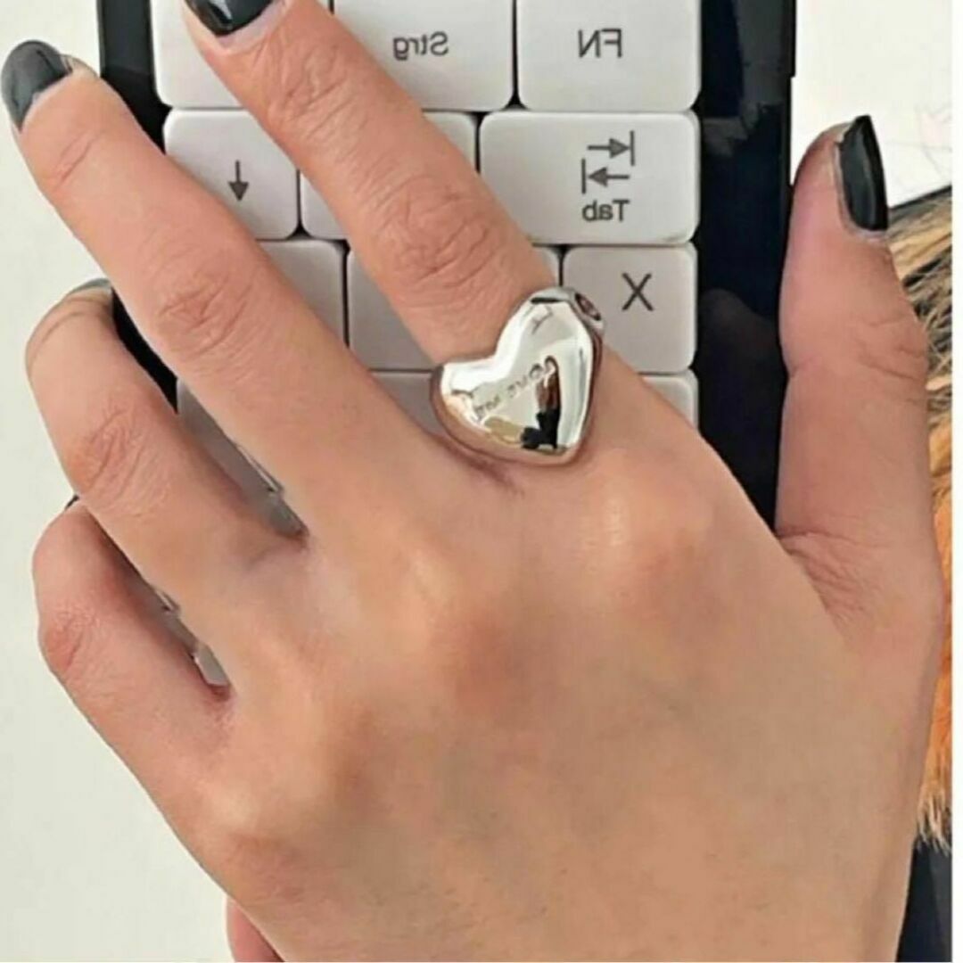 866 シルバー ハート リング s925 LOVE ME ロゴ入 サビにくい レディースのアクセサリー(リング(指輪))の商品写真