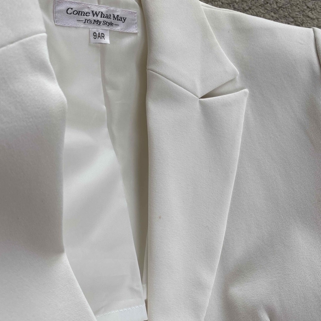 白　スーツ　タイトスカート（中古） レディースのジャケット/アウター(テーラードジャケット)の商品写真