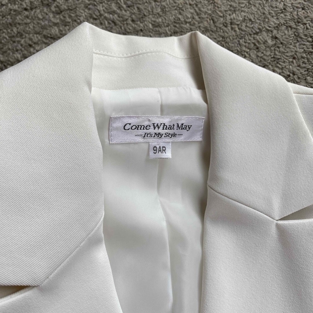 白　スーツ　タイトスカート（中古） レディースのジャケット/アウター(テーラードジャケット)の商品写真