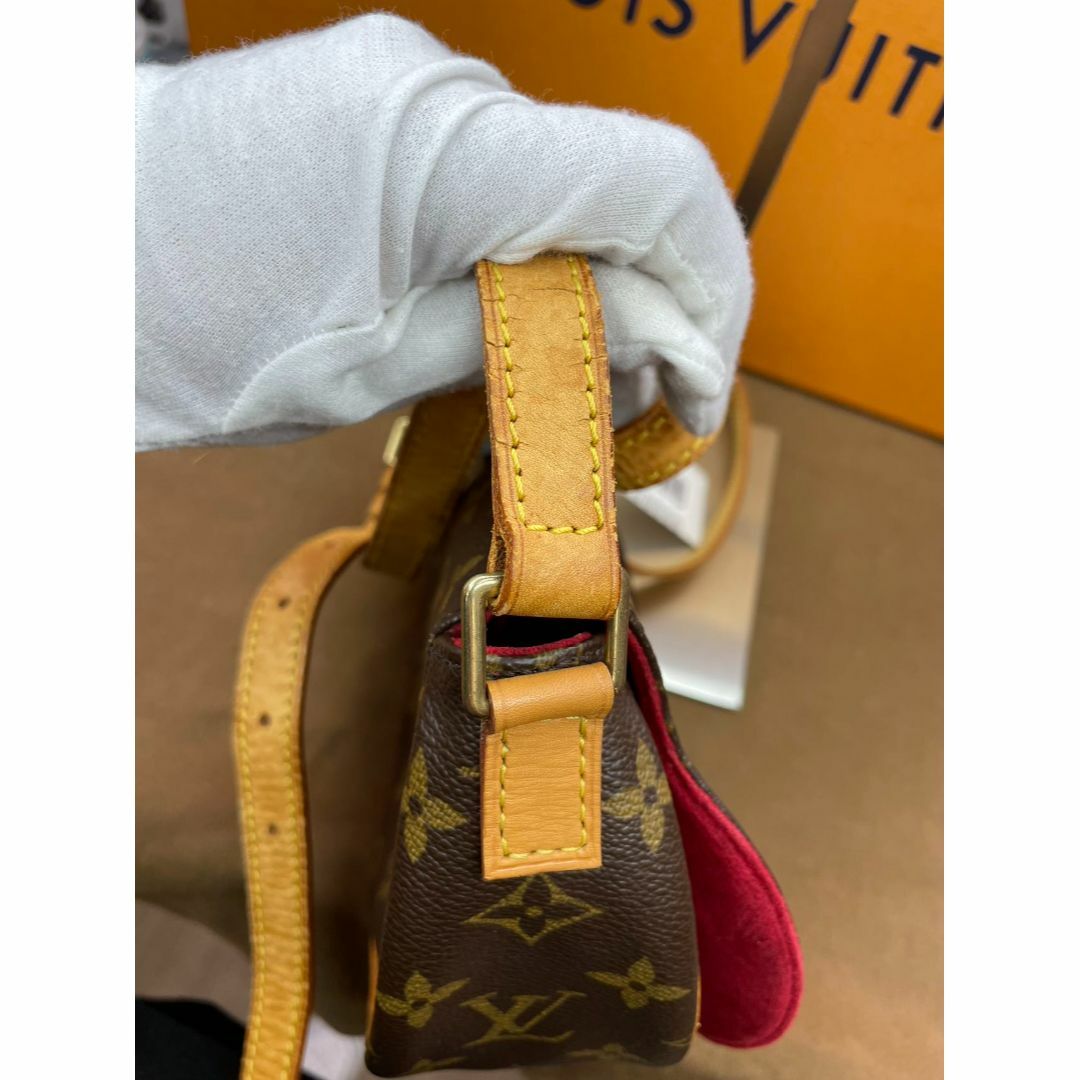 LOUIS VUITTON(ルイヴィトン)のルイ・ヴィトン タンブラン M51179 ブラウン モノグラム レディースのバッグ(ショルダーバッグ)の商品写真