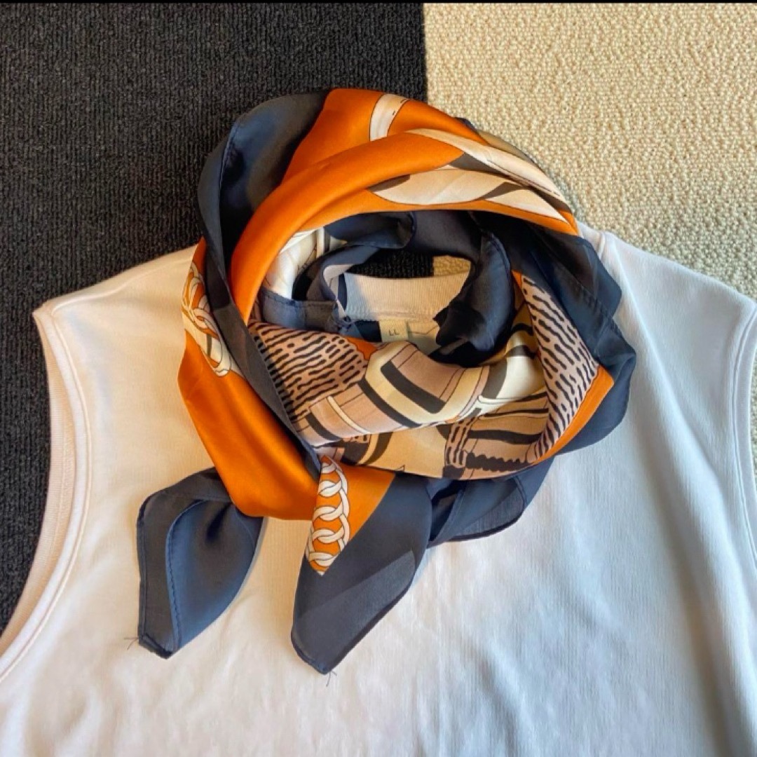 新品未使用　イタリアインポート　大判スカーフ　silk feeling スカーフ レディースのファッション小物(バンダナ/スカーフ)の商品写真
