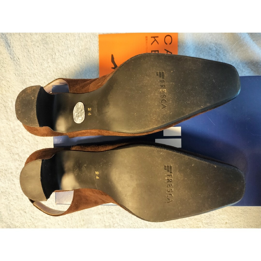 美品銀座ヨシノヤのブランドFRESCA「フレスカ」の24ｃｍスエードのシューズ レディースの靴/シューズ(サンダル)の商品写真