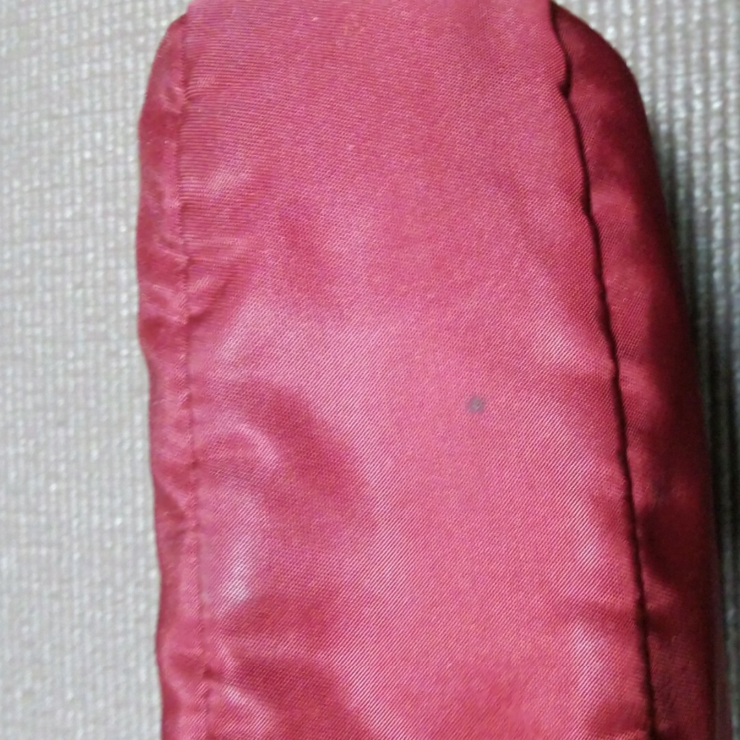 PRADA(プラダ)のプラダ　三角ロゴ　ポーチ　赤 レディースのファッション小物(ポーチ)の商品写真