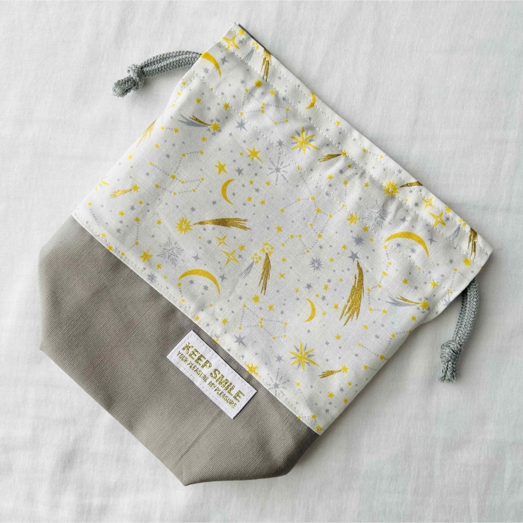 星空ゴールド　コップ袋　巾着 ハンドメイドのキッズ/ベビー(外出用品)の商品写真