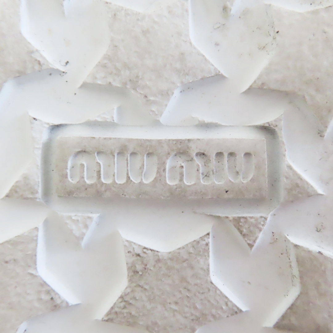 miumiu(ミュウミュウ)のT05 MIUMIU ミュウミュウ ビジュー レザー スニーカー 35 ホワイト/シルバー レディースの靴/シューズ(スニーカー)の商品写真