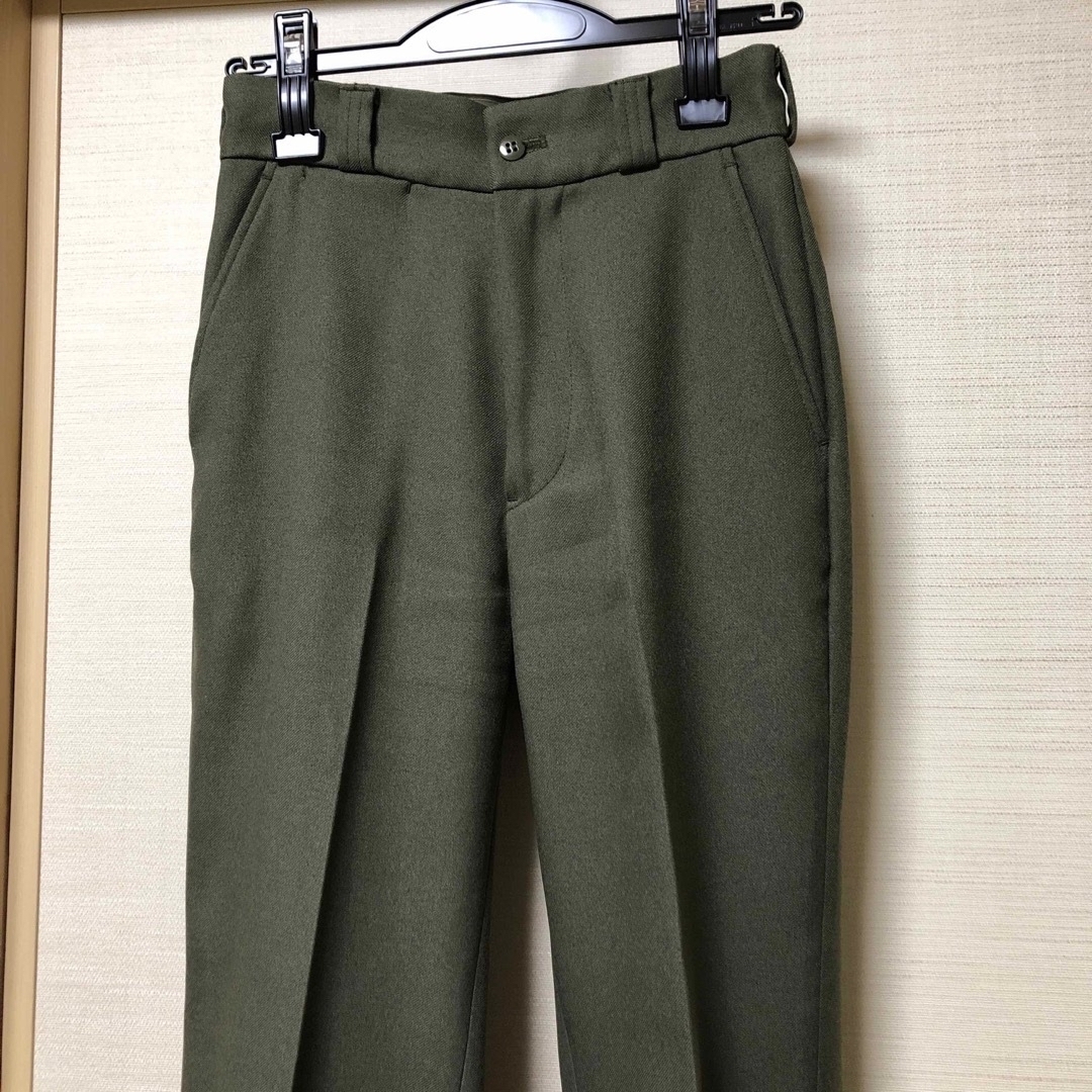 Shinzone(シンゾーン)のshinzone CENTER PRESS PANTS カーキP0 レディースのパンツ(カジュアルパンツ)の商品写真