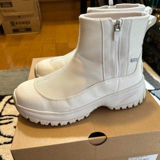 UGG - アグ　UGG   YOSEZIP ホワイト　24センチ