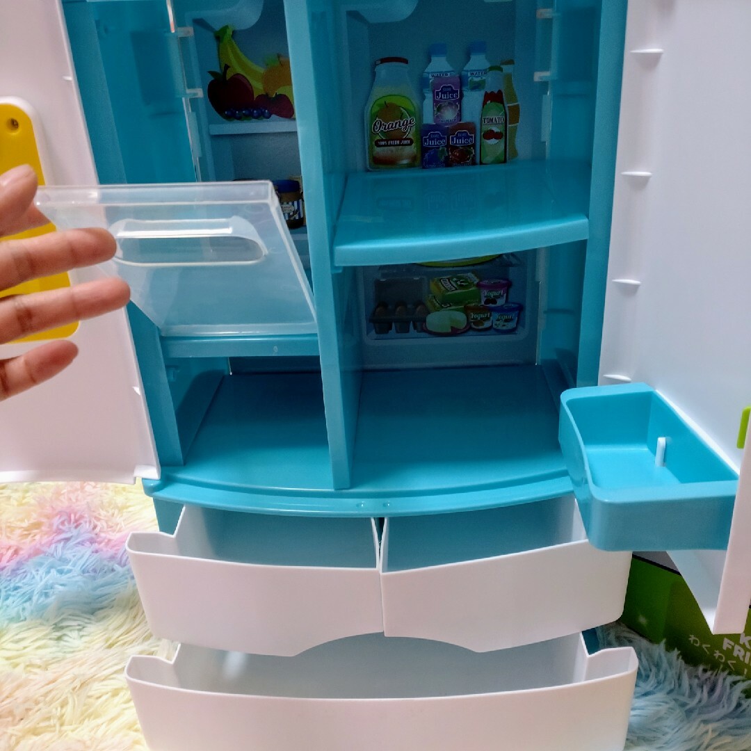 玩具☆大きなキッチン冷蔵庫とフードセット キッズ/ベビー/マタニティのおもちゃ(その他)の商品写真