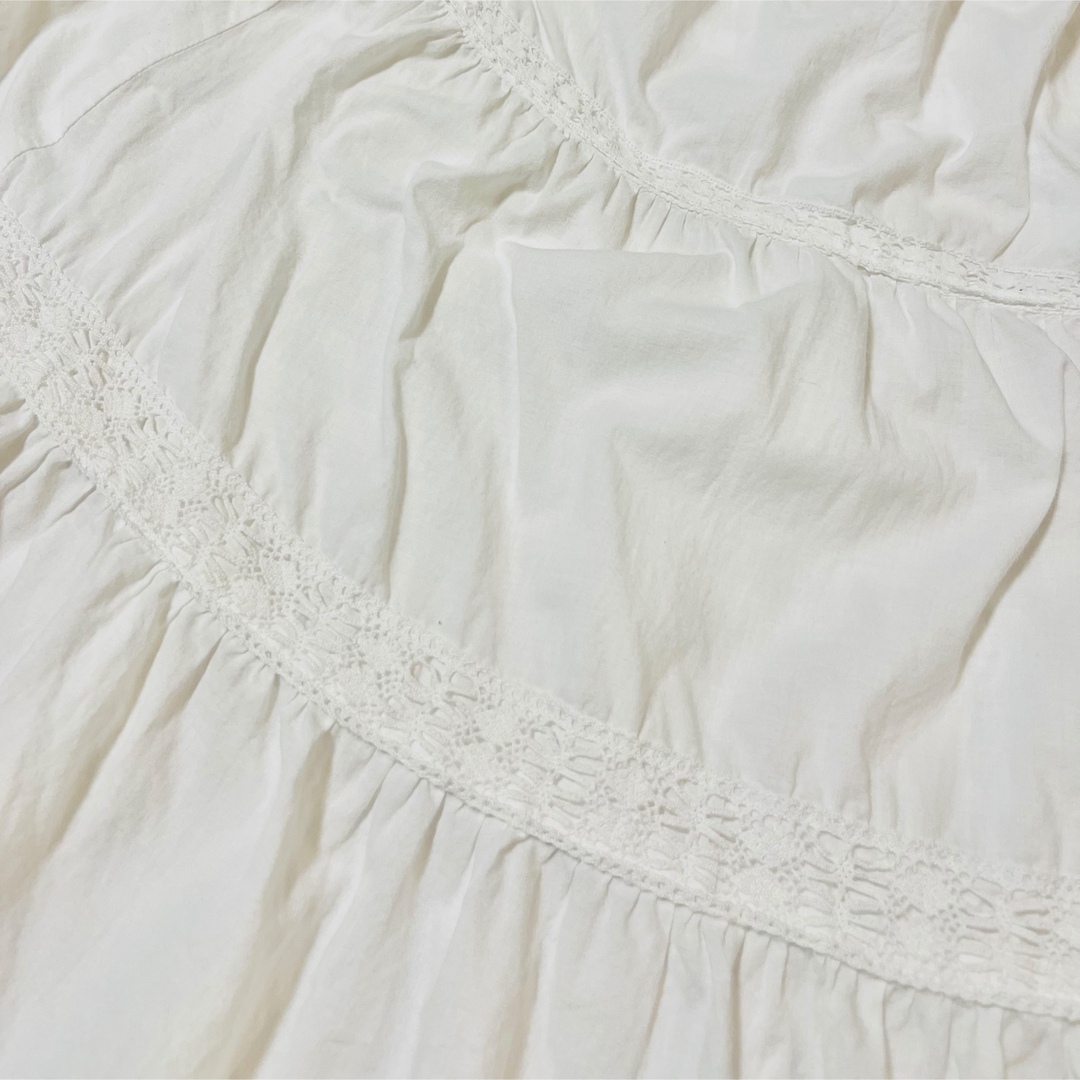 OLIVEdesOLIVE(オリーブデオリーブ)のOLIVE des OLIVE 白コットンティアードスカート レディースのスカート(ひざ丈スカート)の商品写真